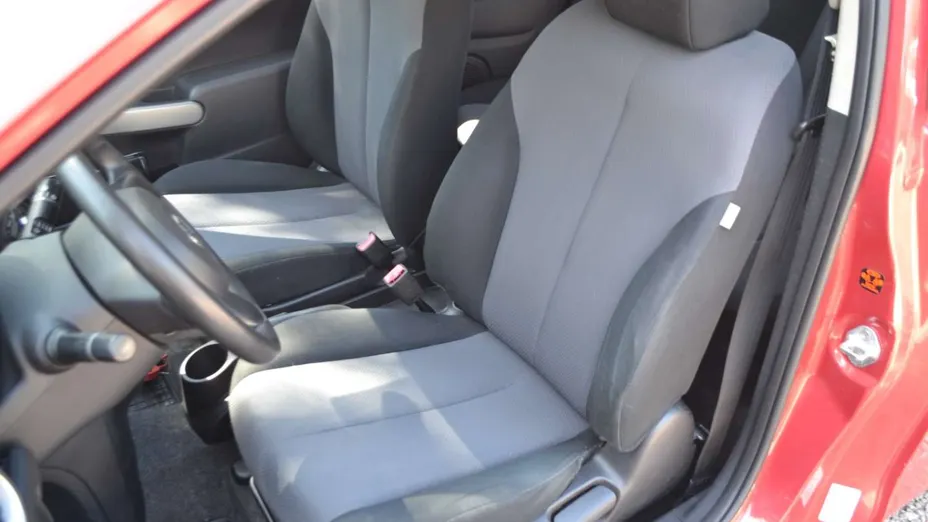 MAZDA 2 -