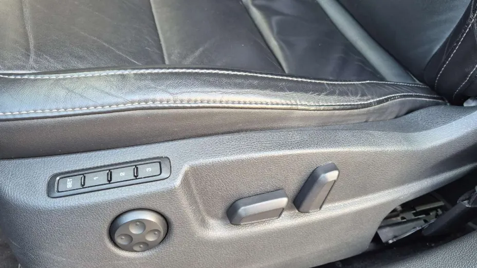 SKODA Superb -