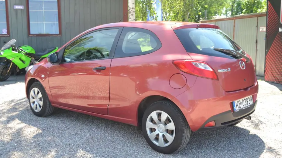MAZDA 2 -