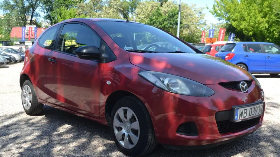 MAZDA 2 -
