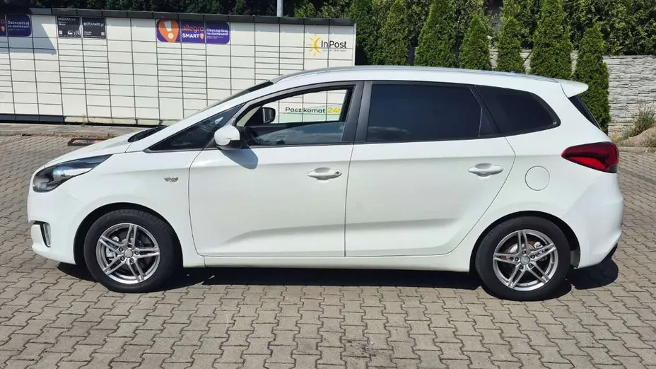 KIA Carens -