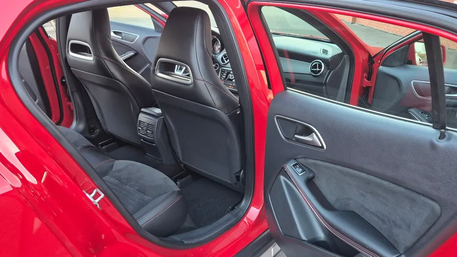 MERCEDES-BENZ GLA -