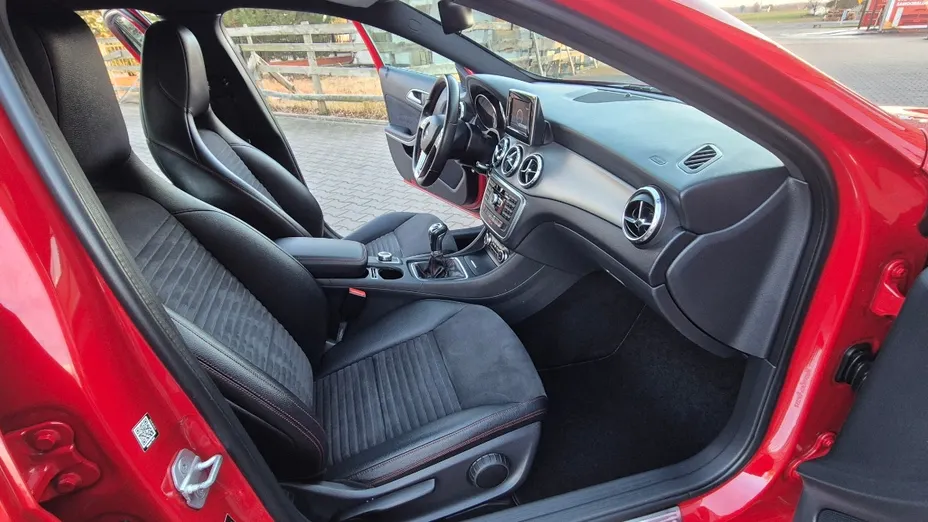 MERCEDES-BENZ GLA -