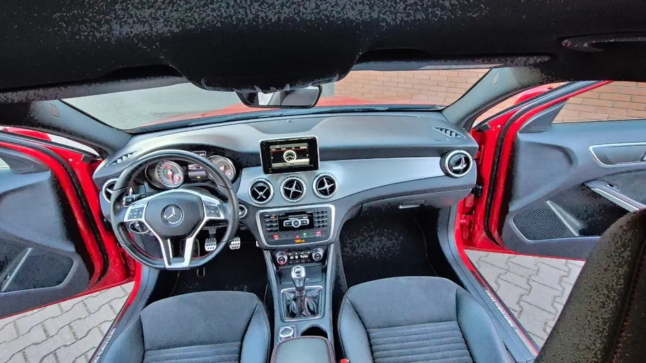 MERCEDES-BENZ GLA -