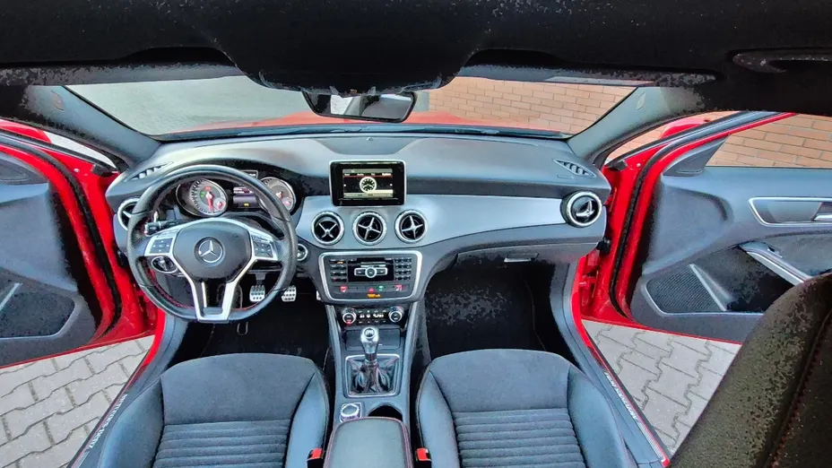 MERCEDES-BENZ GLA -