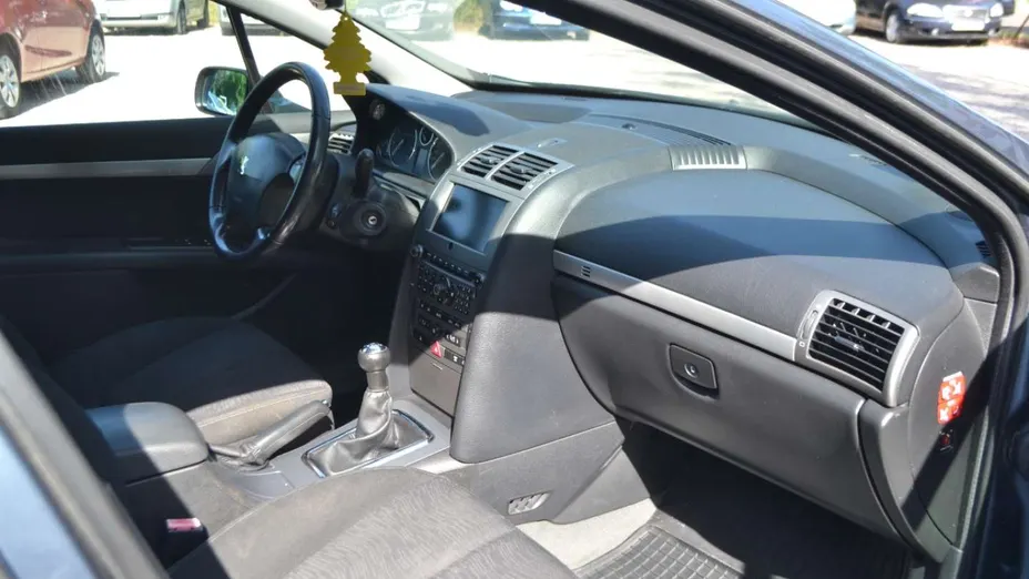 PEUGEOT 407 -