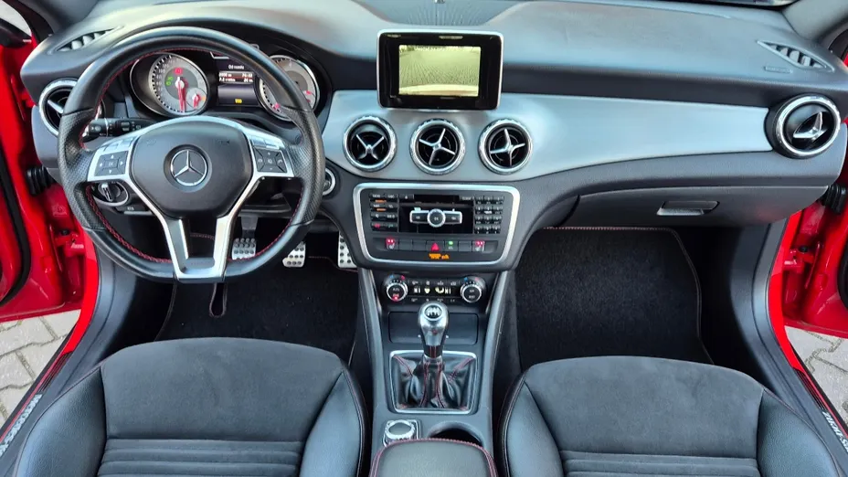 MERCEDES-BENZ GLA -