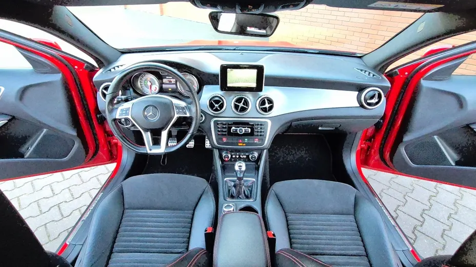 MERCEDES-BENZ GLA -