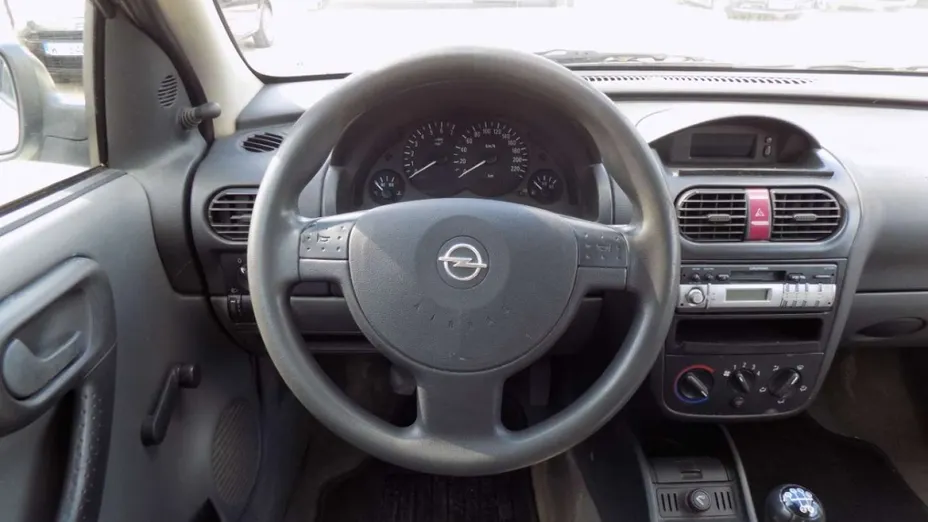 OPEL Corsa -