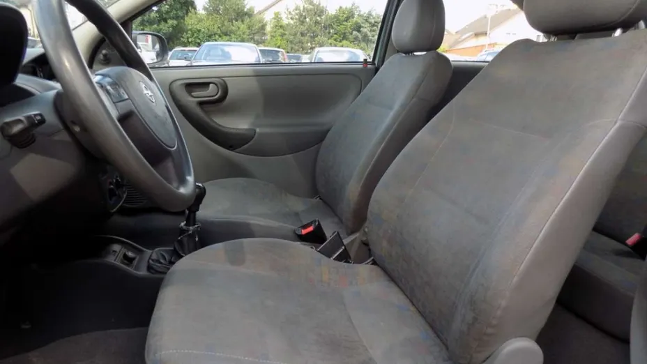 OPEL Corsa -