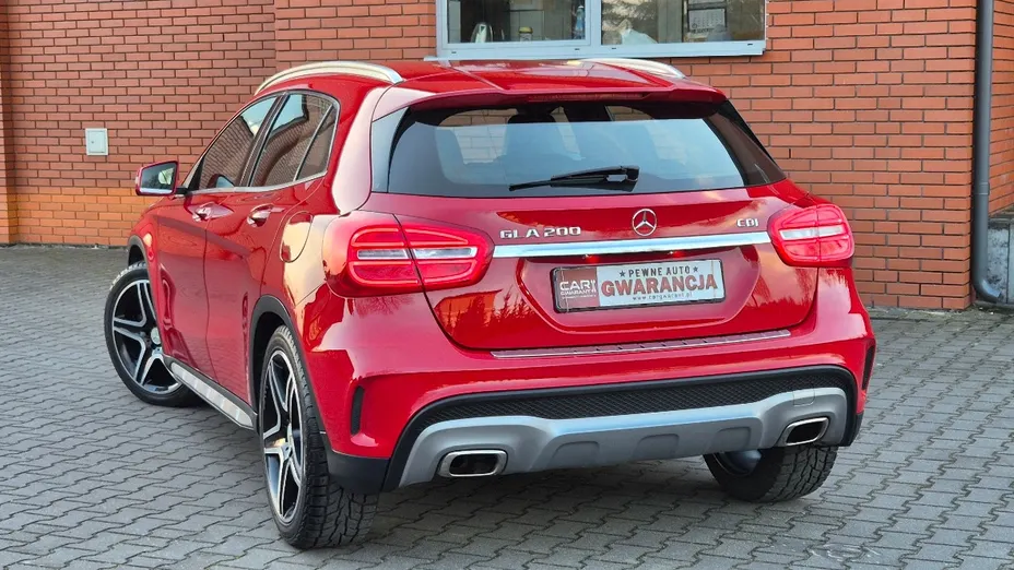 MERCEDES-BENZ GLA -