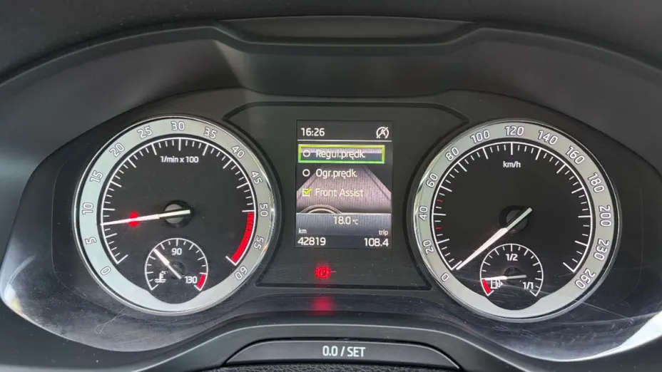 SKODA Karoq -