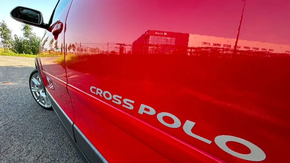 VOLKSWAGEN Polo -