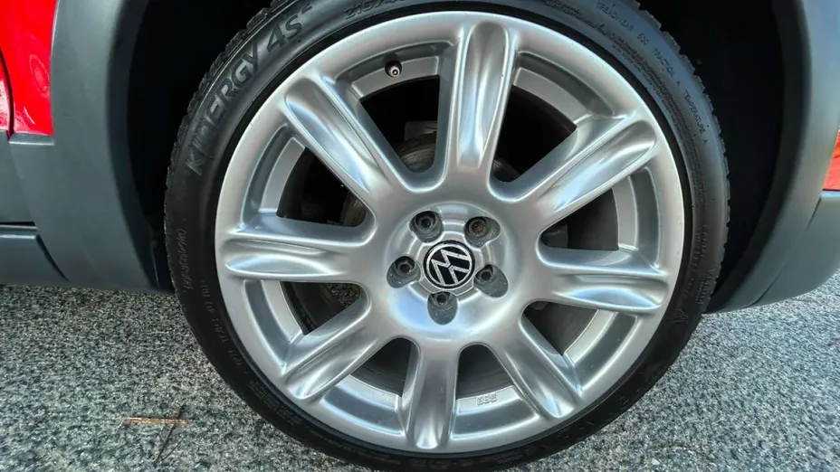 VOLKSWAGEN Polo -