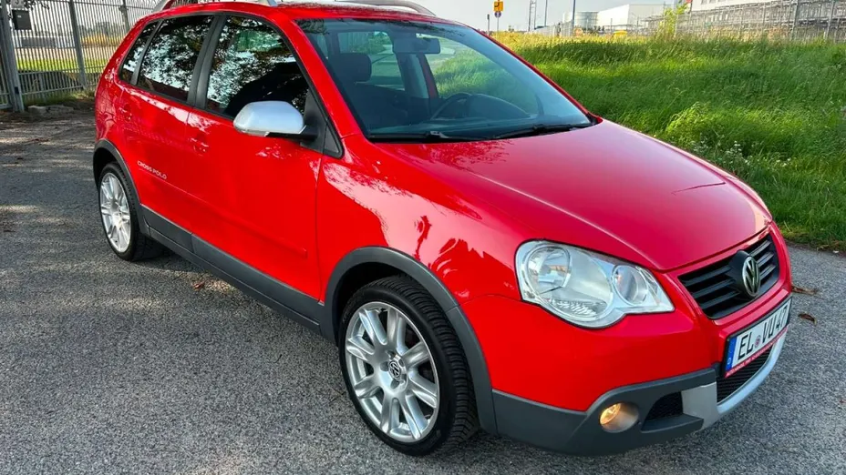 VOLKSWAGEN Polo -
