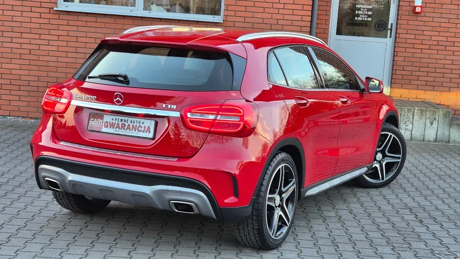 MERCEDES-BENZ GLA -