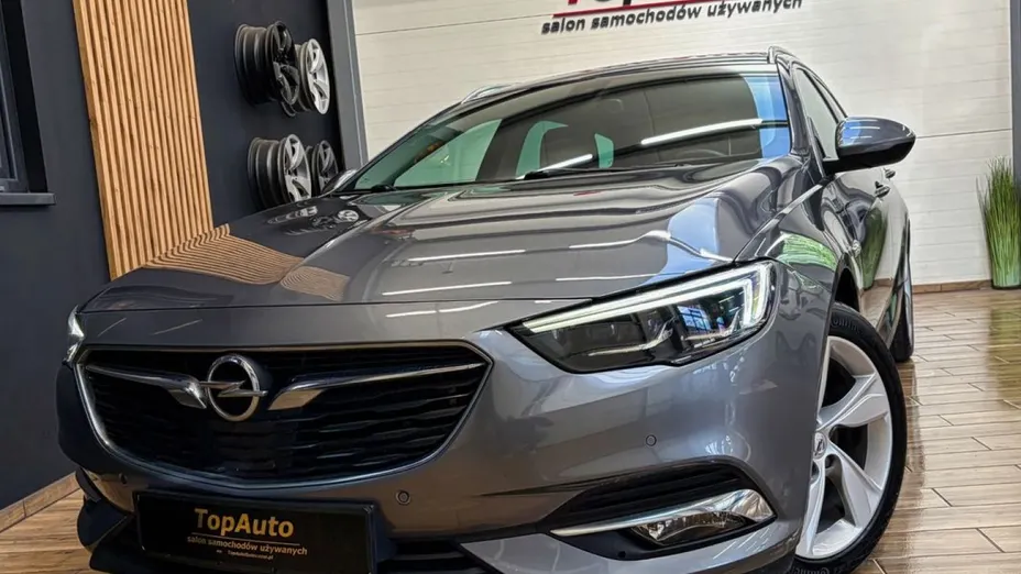 OPEL Insignia -