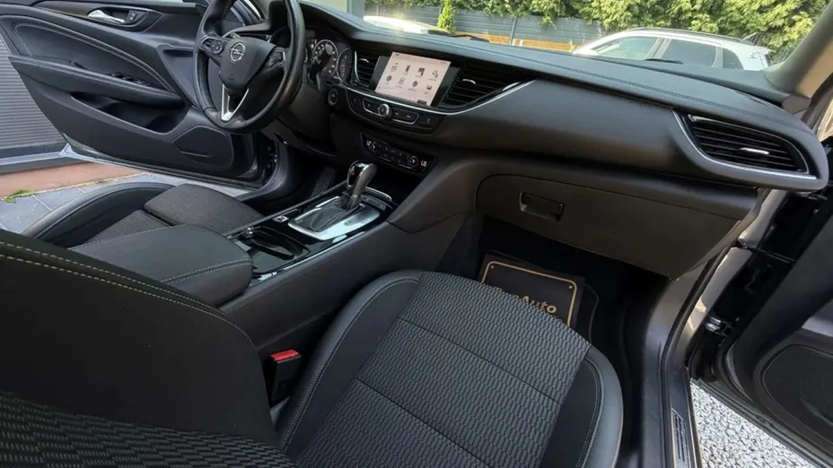OPEL Insignia -