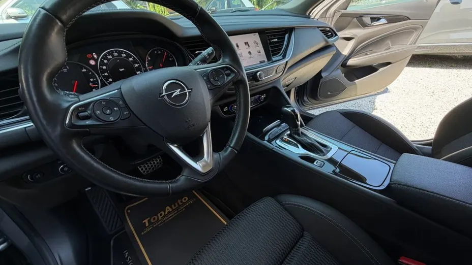 OPEL Insignia -