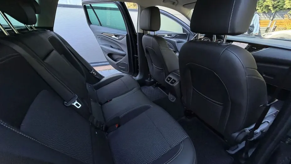 OPEL Insignia -