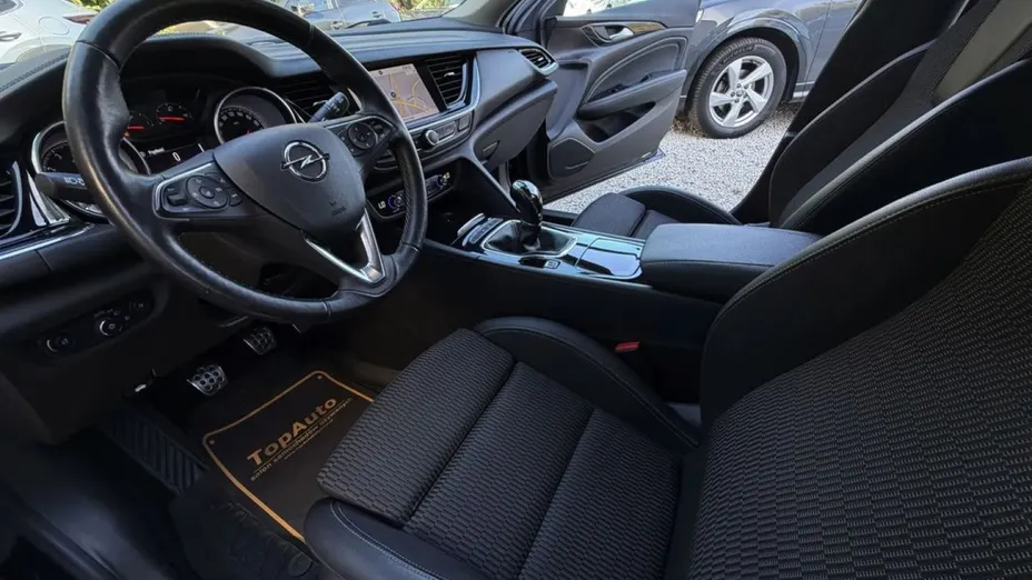 OPEL Insignia -