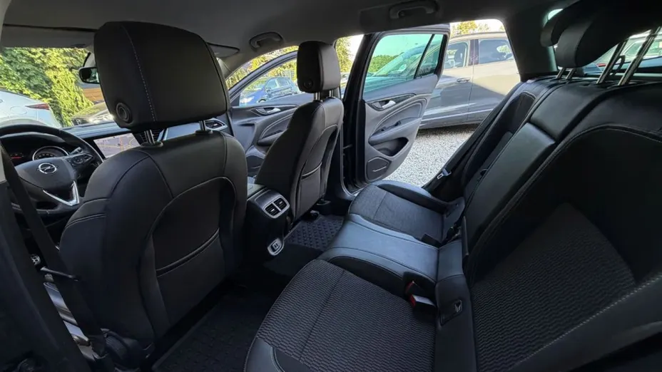 OPEL Insignia -