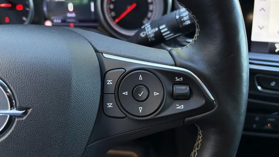 OPEL Insignia -