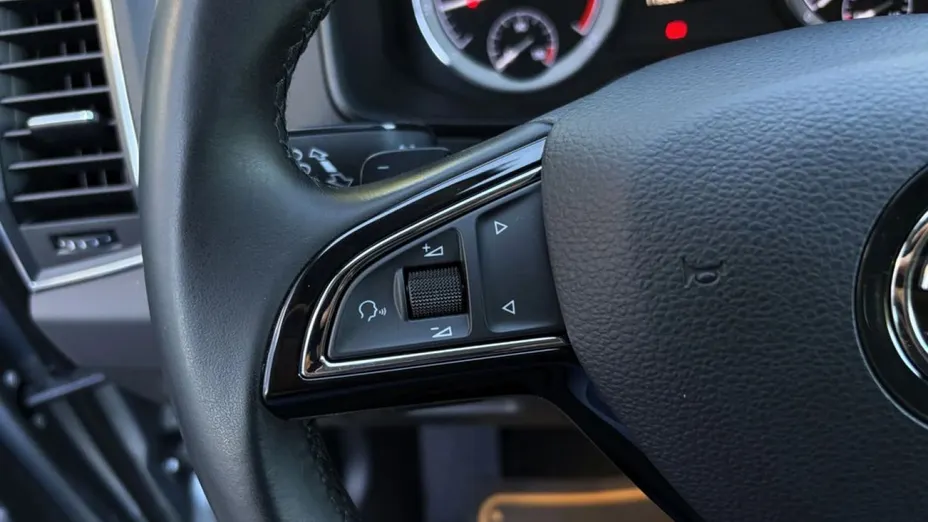 SKODA Karoq -