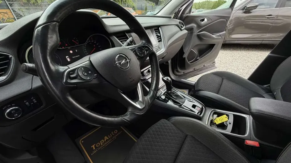 OPEL Grandland X -