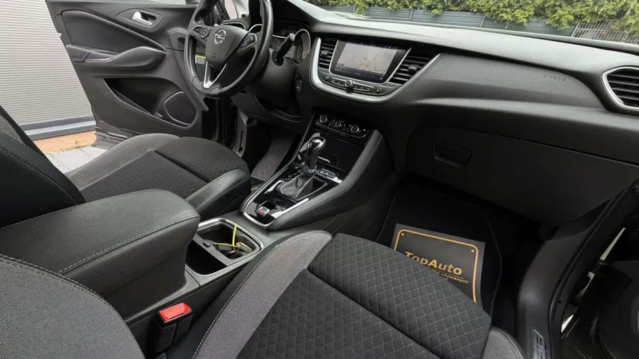 OPEL Grandland X -