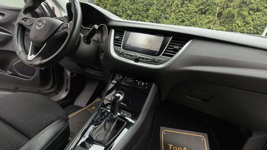 OPEL Grandland X -