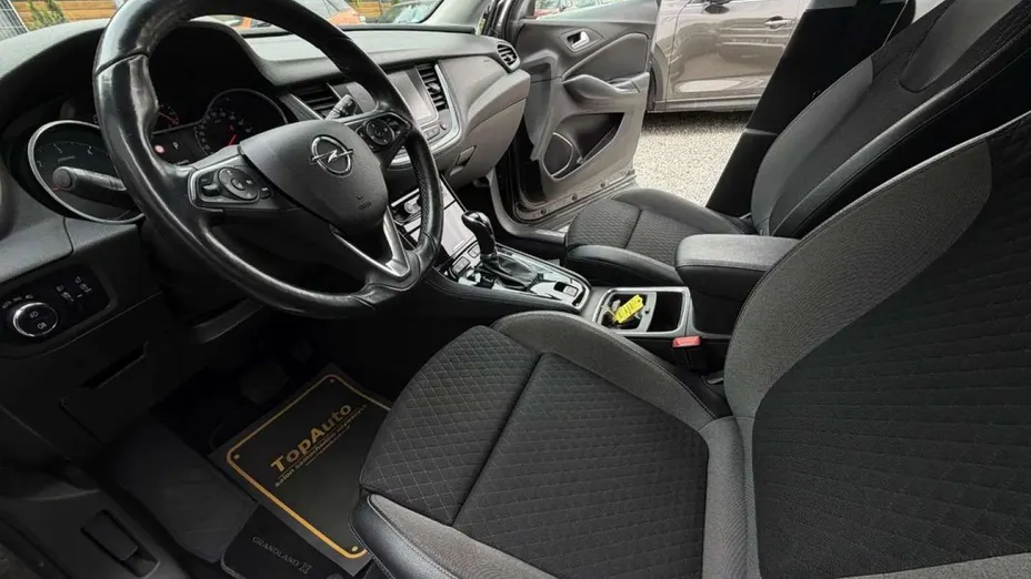 OPEL Grandland X -