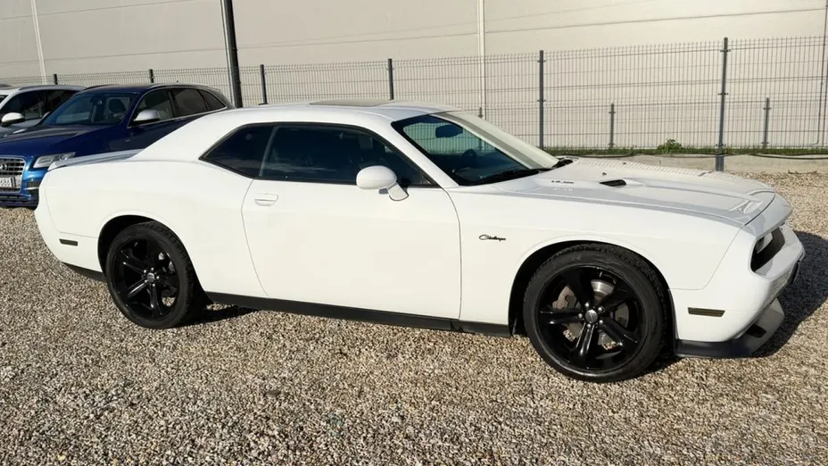 DODGE Challenger -