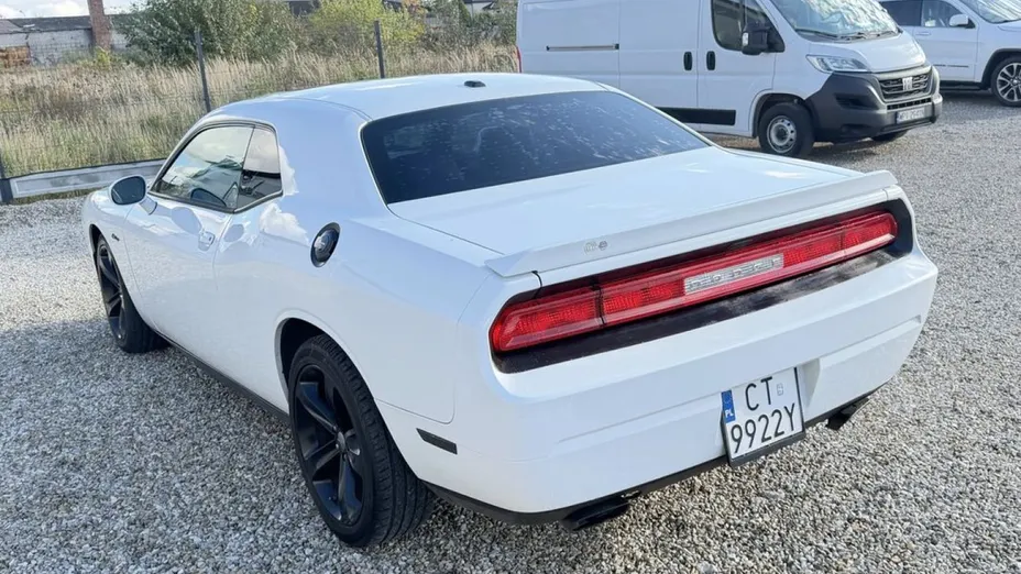 DODGE Challenger -