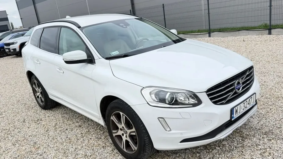 VOLVO XC60 -