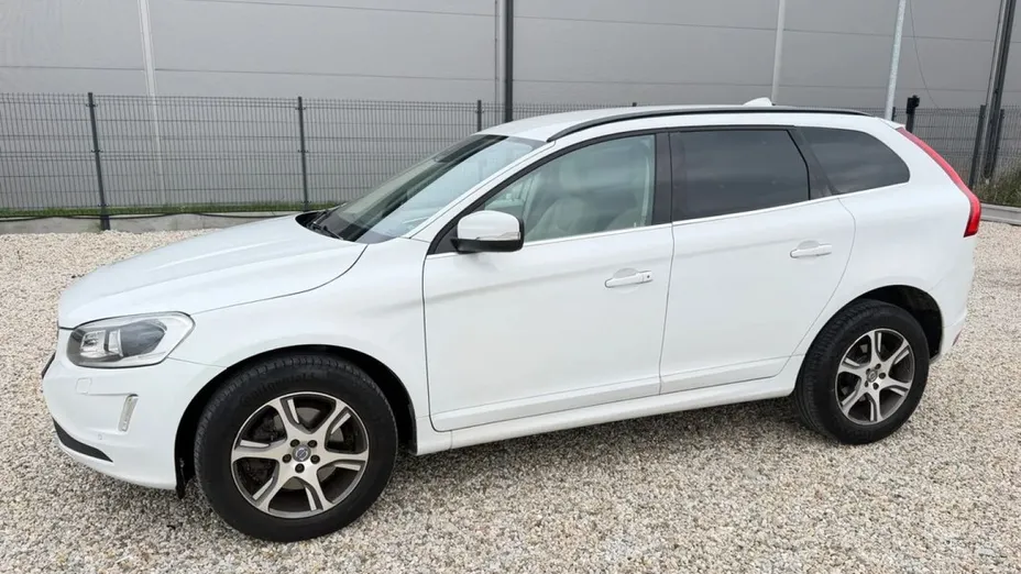 VOLVO XC60 -
