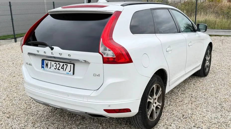 VOLVO XC60 -
