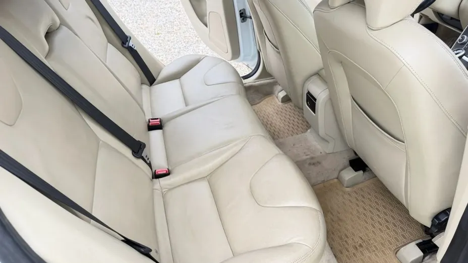 VOLVO XC60 -