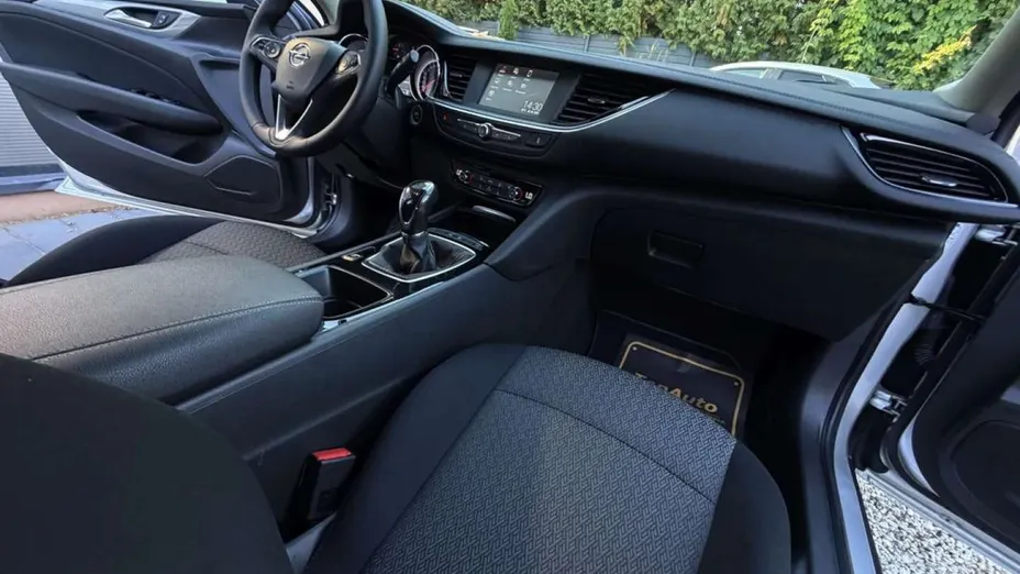 OPEL Insignia -