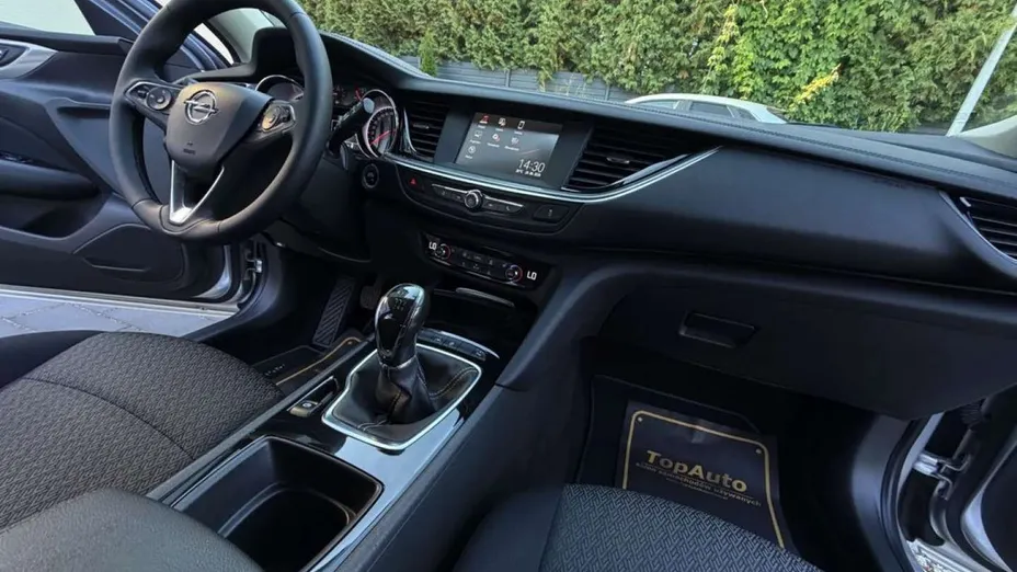 OPEL Insignia -