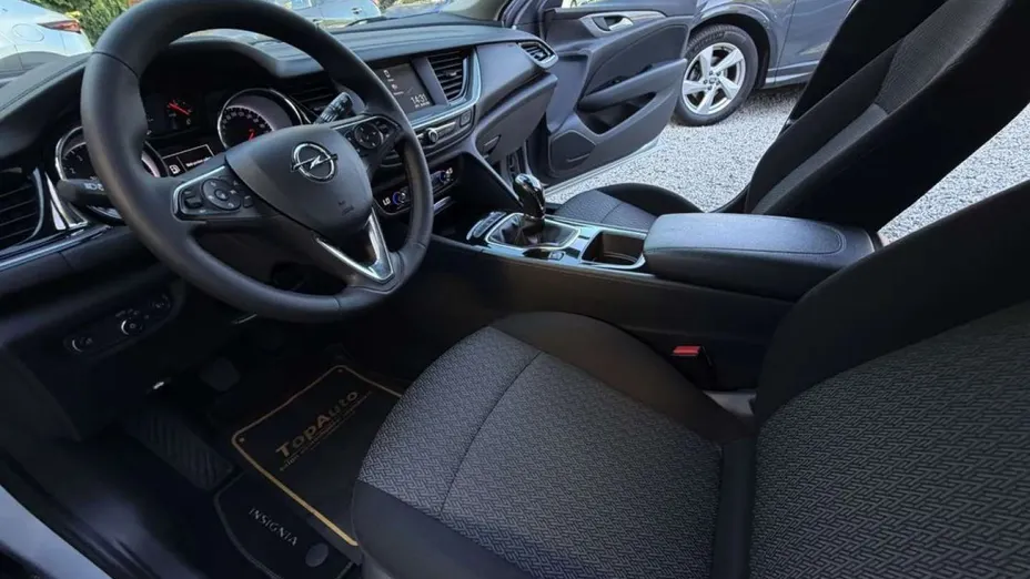 OPEL Insignia -
