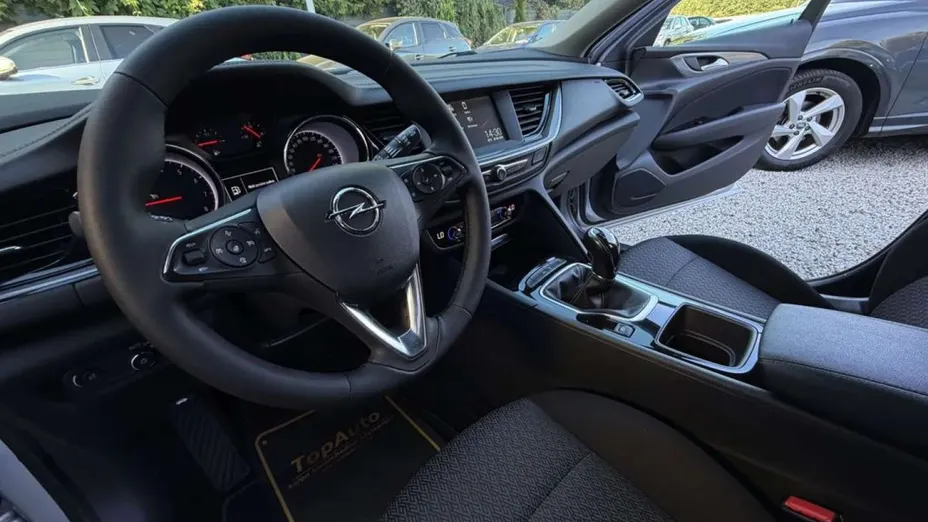 OPEL Insignia -