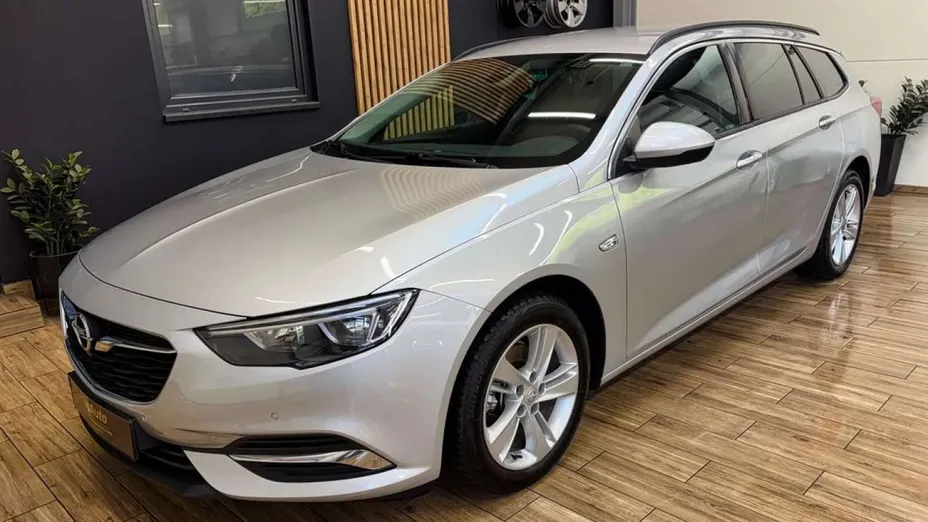 OPEL Insignia -