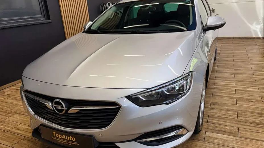 OPEL Insignia -