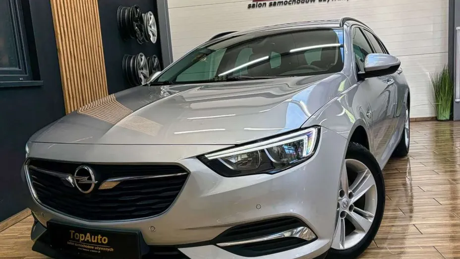 OPEL Insignia -