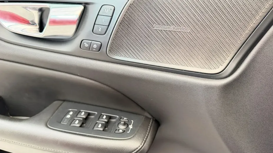 VOLVO S60 -