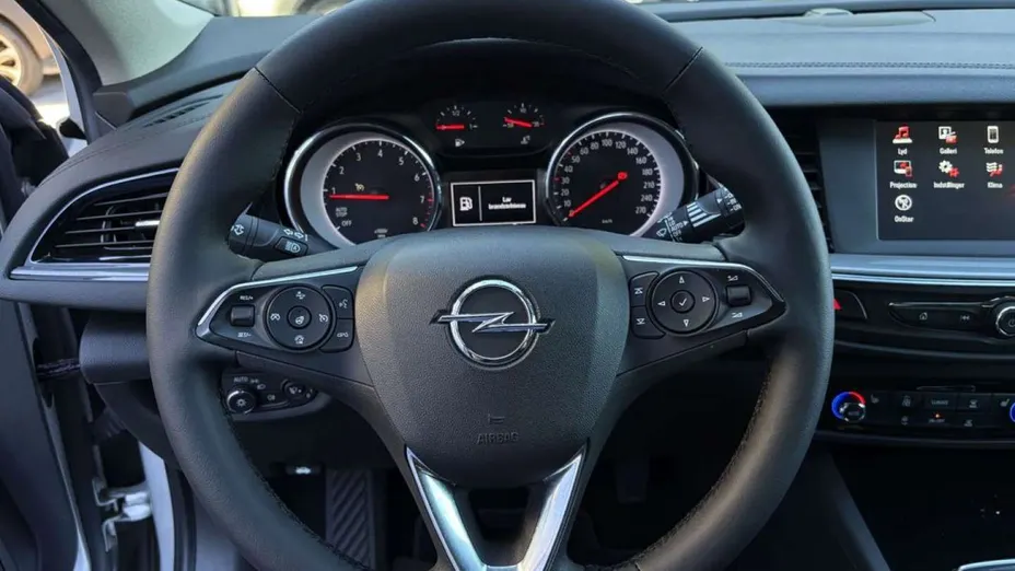 OPEL Insignia -