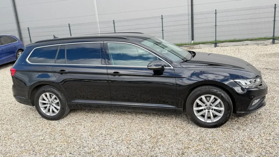 VOLKSWAGEN Passat -