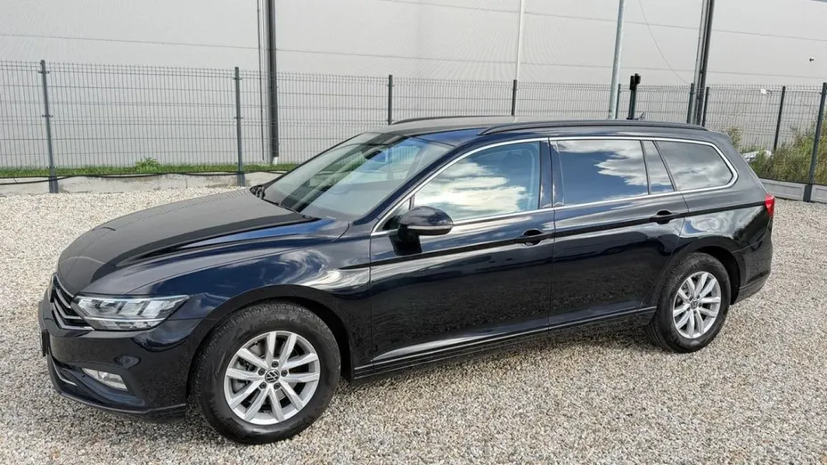 VOLKSWAGEN Passat -