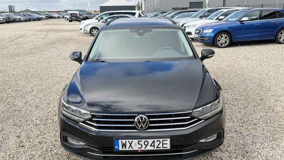 VOLKSWAGEN Passat -